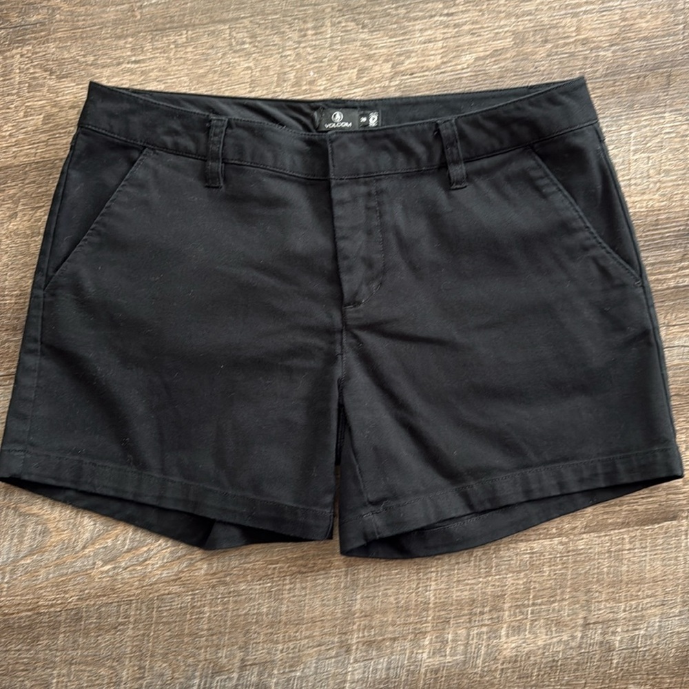NWT Volcom So Chickie Chino Shorts black size 28 EUC